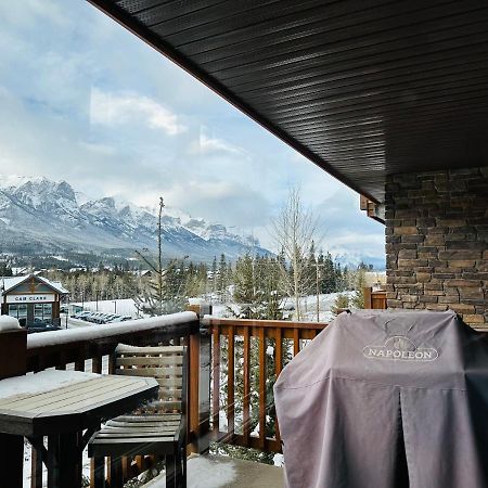 Canmore Mountain Retreat - Heated Pool & Hot-Tub Lägenhet Exteriör bild