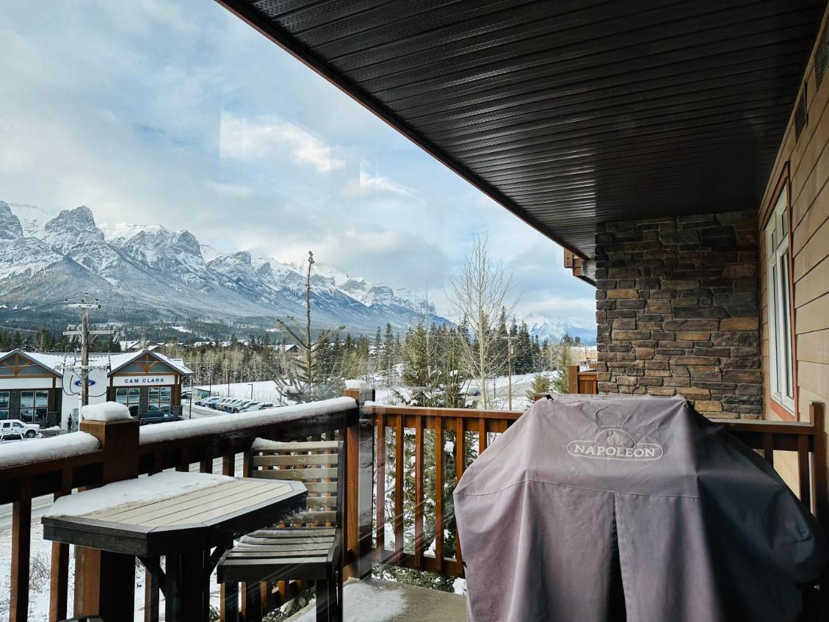 Canmore Mountain Retreat - Heated Pool & Hot-Tub Lägenhet Exteriör bild